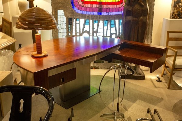 What are the most affordable antique markets in London for tourists?